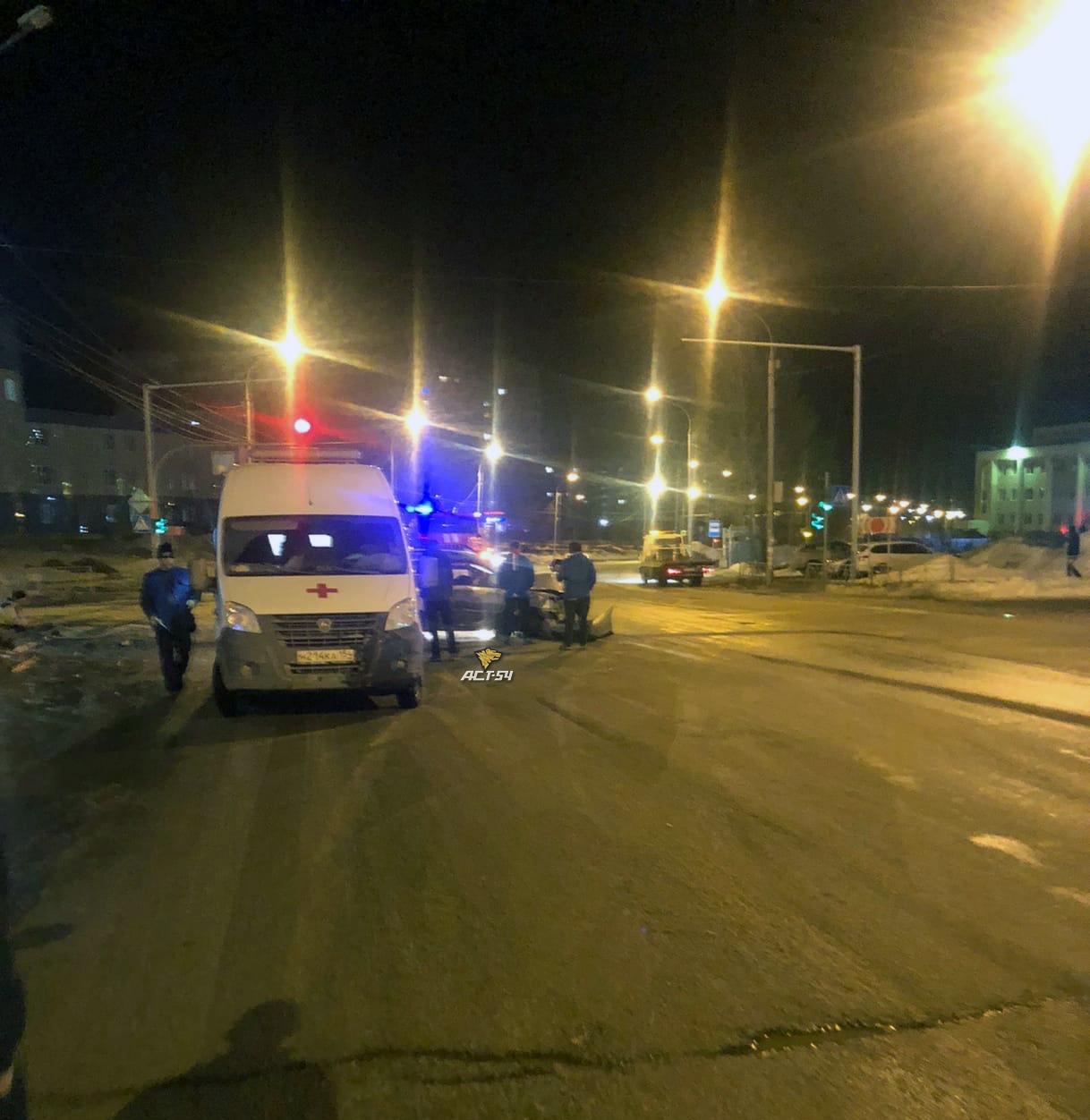 Фото Пассажир Lexus погиб в ночной аварии в Новосибирске 3